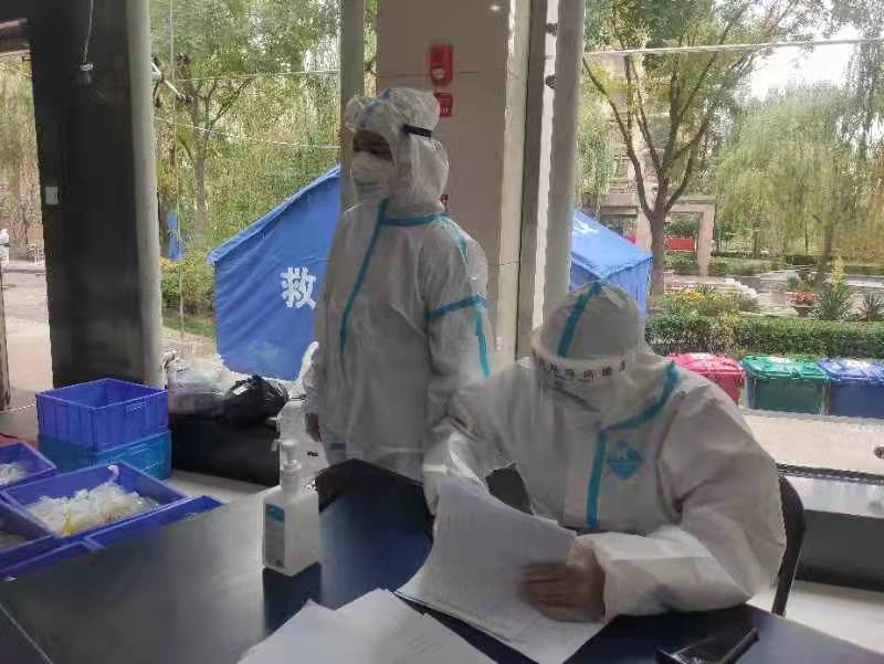 兰州青年志愿者刘桓硕在第一批封控小区的28天