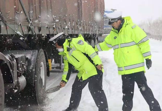 甘肃省公安厅召开“2022向人民报告”首场新闻发布会 2021年甘肃交管有变化有亮点
