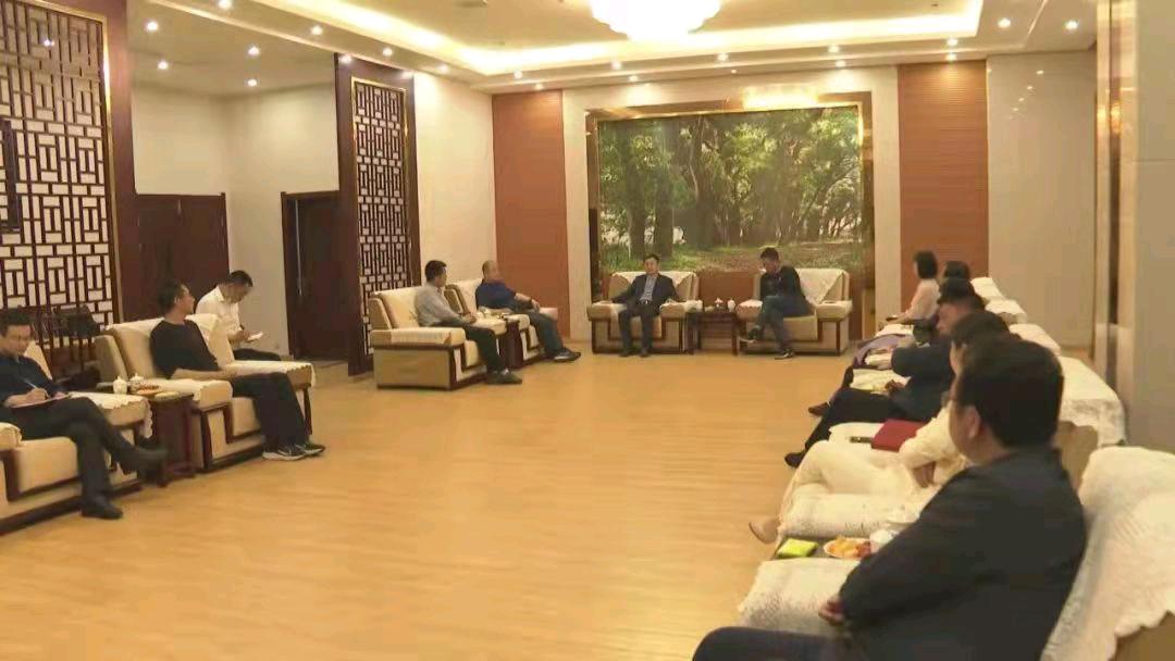 江西乐安县举行政企恳谈会