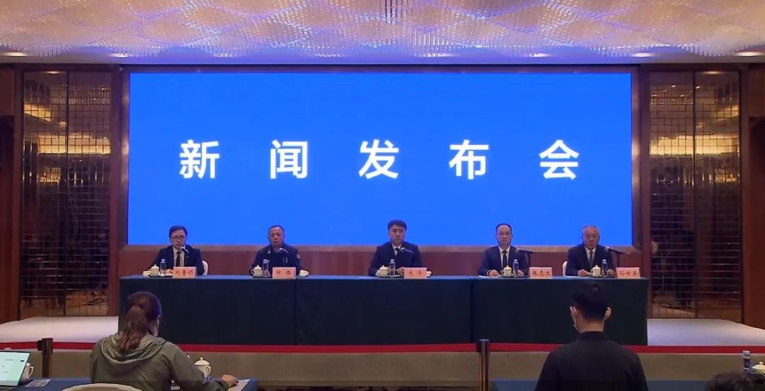 事故原因尚无法清晰判断！东航空难最新情况→