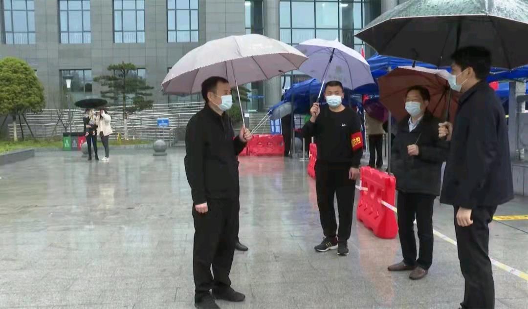 江西乐安县委书记吴宜文督导县城区域核酸检测工作