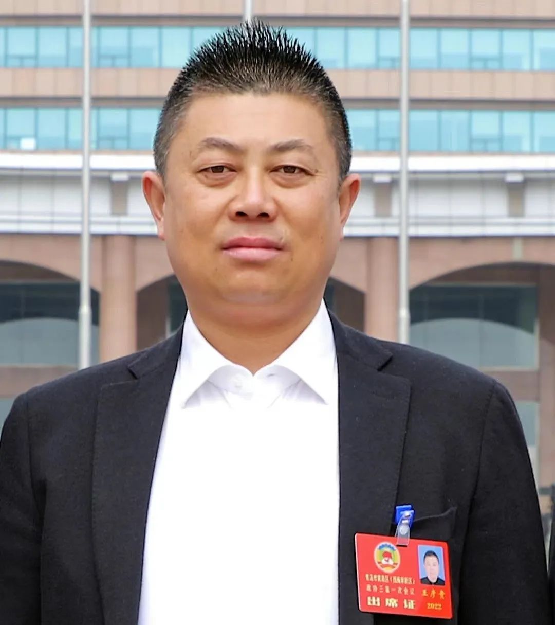 青岛市黄岛区政协委员王彦贵：回馈社会助公益  凝聚传递正能量