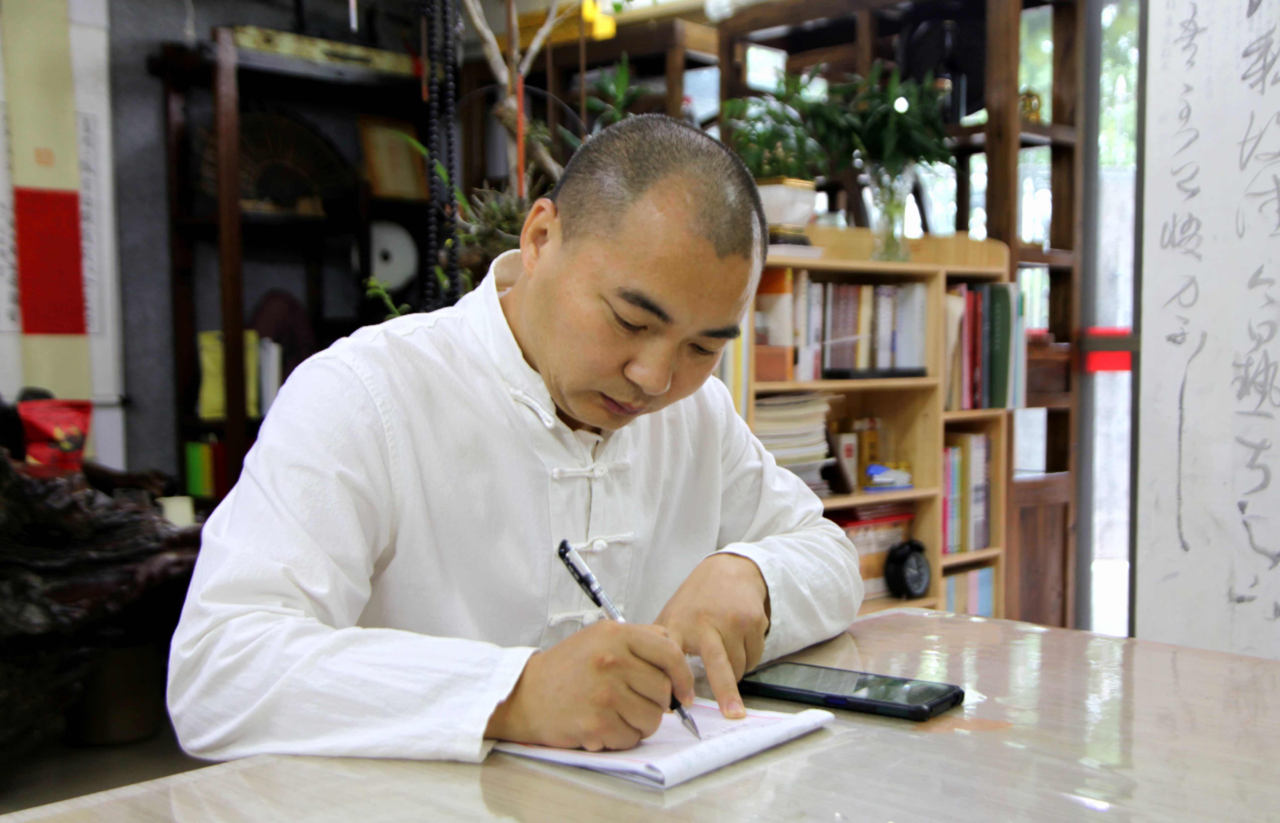 弘扬传统文化 共筑民族魂魄