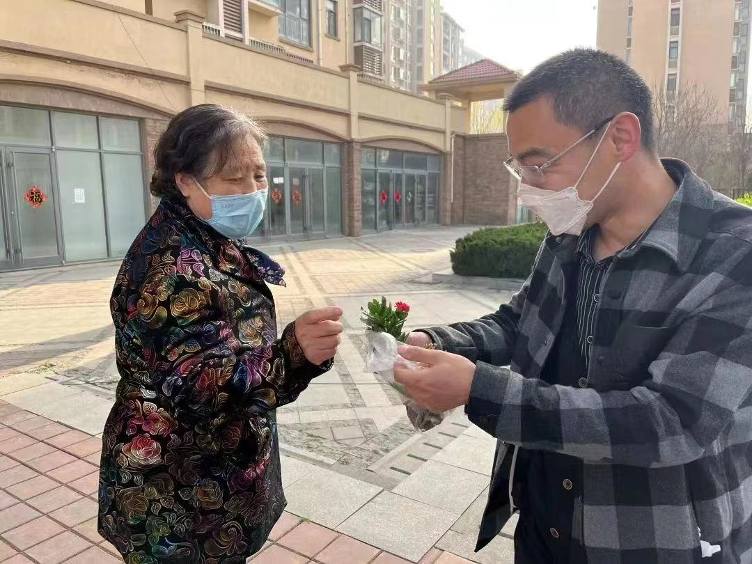 青岛西海岸新区滨海街道基层计生协会在疫情防控中显身手