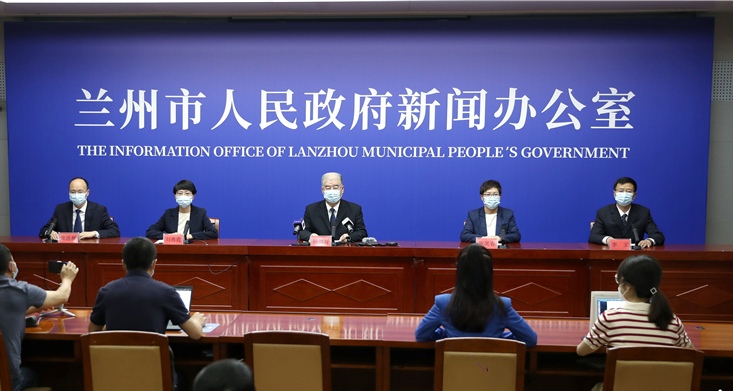 兰州集中力量在重点区域快速开展核酸筛查，从严强化重点场所重点人员排查管控