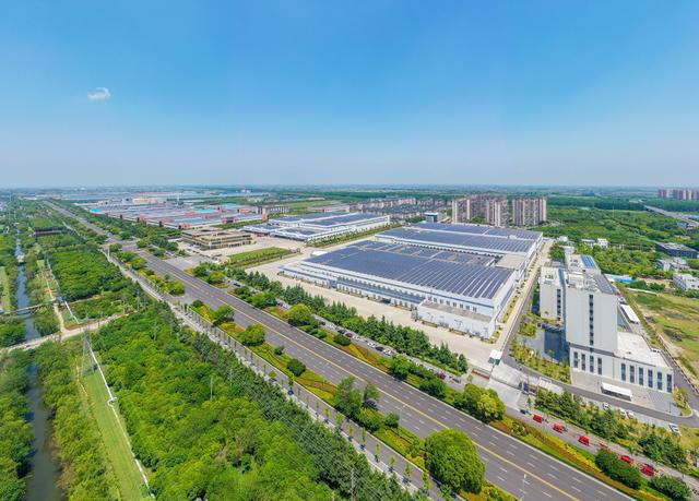 江苏东台：“大红包”助企业稳岗促产