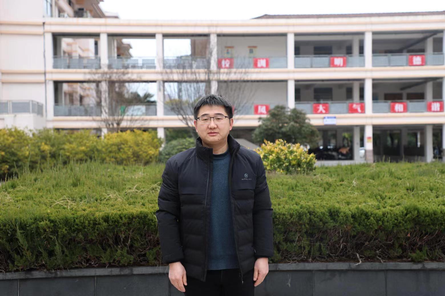 盐城大丰高级中学教师屈利：默默耕耘育桃李 树人逐梦再扬帆