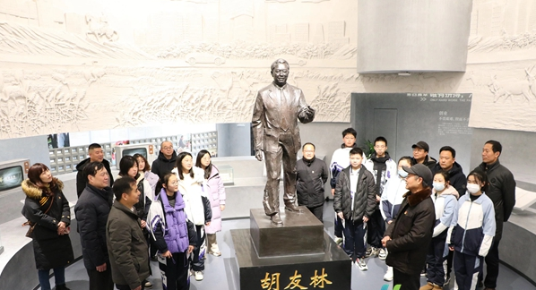 盐城东台许河镇：“实境课堂”砺初心 “楷模力量”