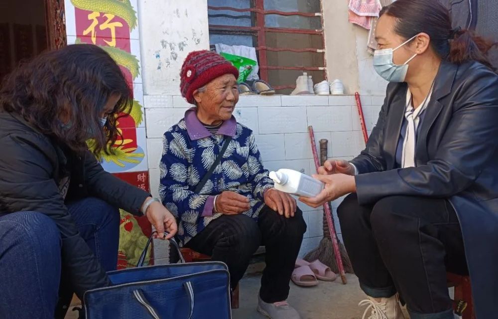 江苏大丰草庙镇：积极为计生特殊家庭发放“暖心健康包”