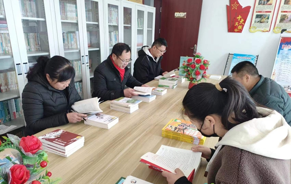 江苏射阳洋马镇：全民阅读送春风 党员冬训书香浓