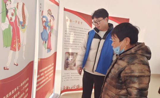 江苏盐城亭湖区五星街道城东社区：举办民族团结主题图片展