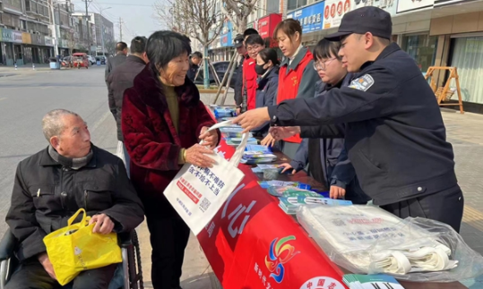 江苏盐城亭湖区南洋镇：学习雷锋进乡村 反诈宣传入人心