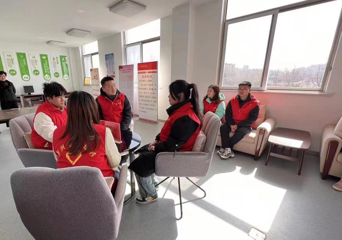 江苏盐城亭湖区新兴镇团委组织开展学雷锋志愿服务活动