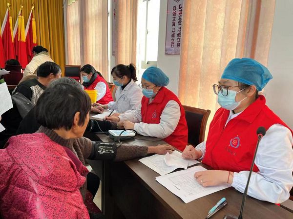 江苏盐城亭湖区宝瓶湖街道开展学雷锋志愿服务义诊活动