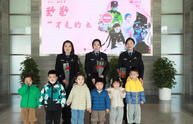 盐城射阳：萌娃进警营 警心暖童心