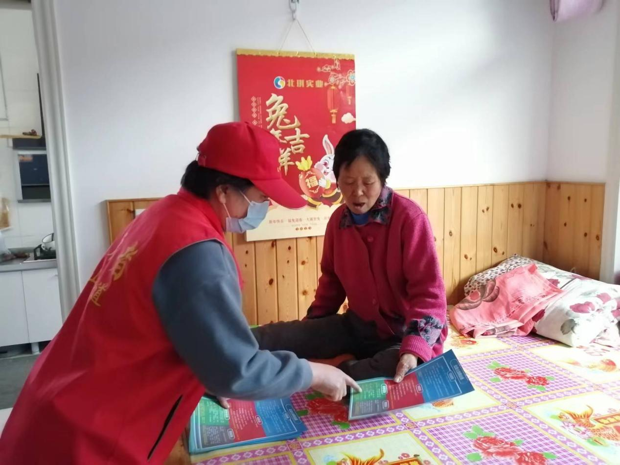 青岛西海岸新区铁山街道生活垃圾分类巾帼当先