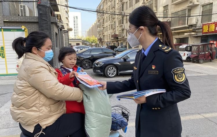 山东省兰陵县市场监管局开展“3.15”消费维权宣传活动