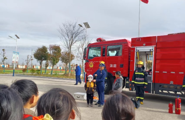 江苏盐城射阳县：宣传演练进校园 共筑消防安全防线