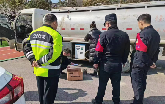 江苏盐城加大成品油市场整治力度，警方捣毁多个“黑窝点”