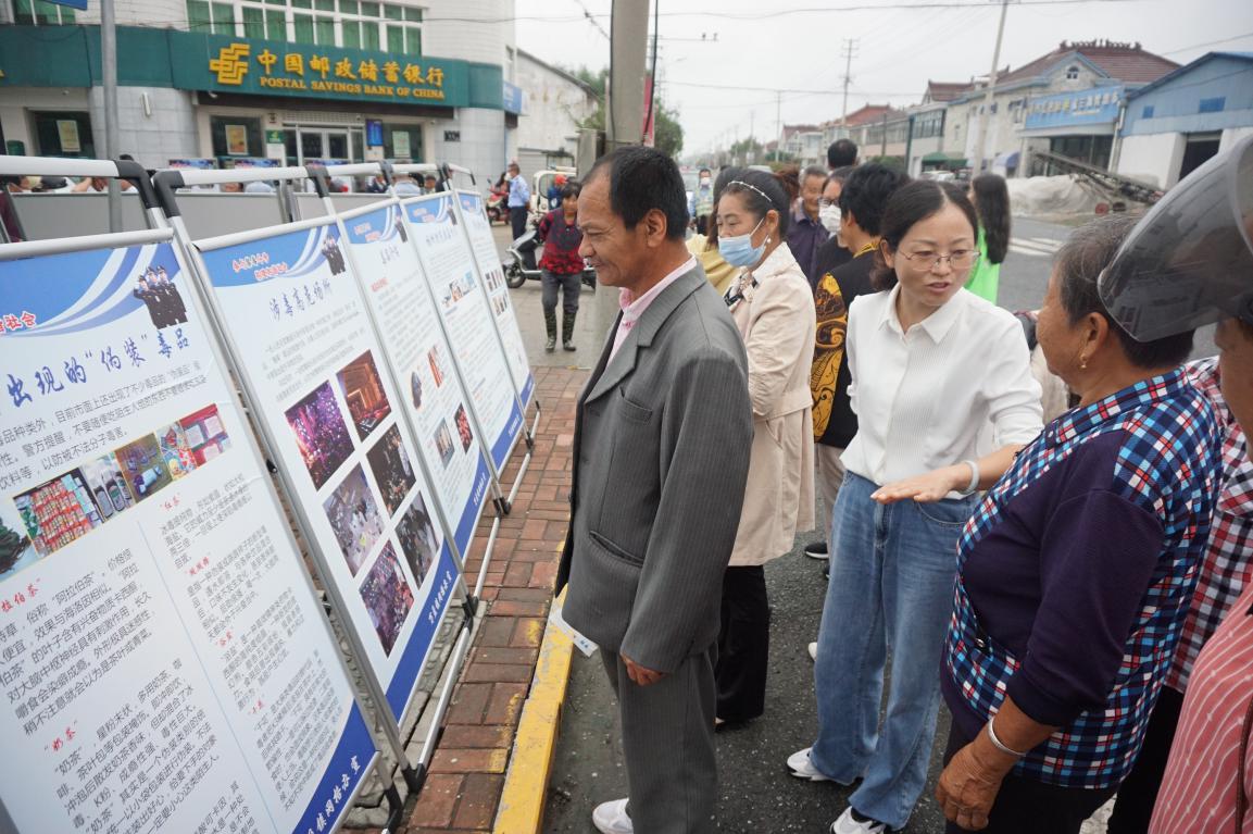 江苏盐城大丰区万盈镇：法治宣传进乡村 送法下乡惠民生