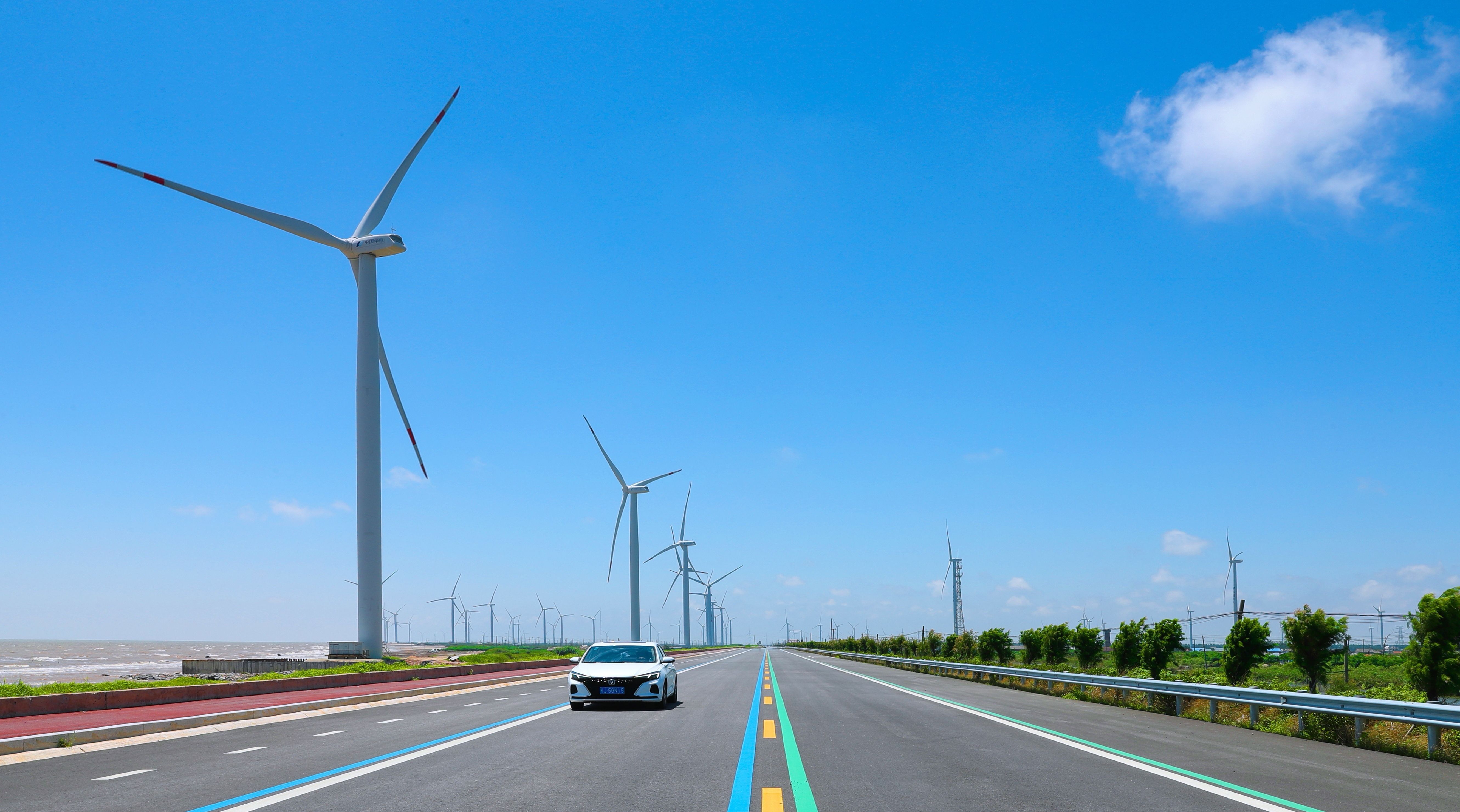 江苏盐城滨海县：盐碱荒滩蝶变“海中城堡”