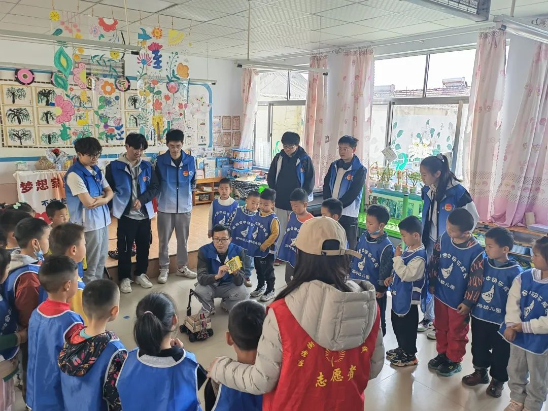 青岛西海岸滨海街道开展“校城共绘同心圆，凝心聚力谋发展”文明实践活动