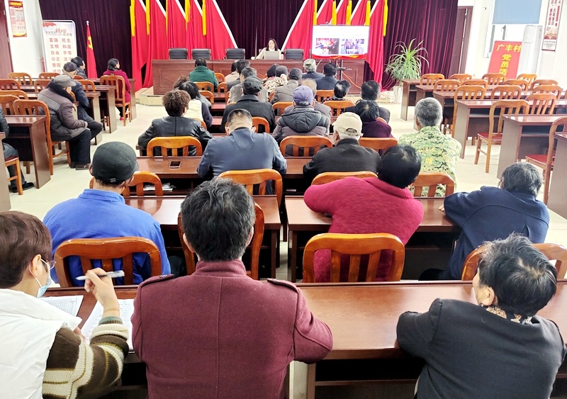 江苏盐城大丰区南阳镇：“名师宣讲”进基层 “精神食粮”送农家