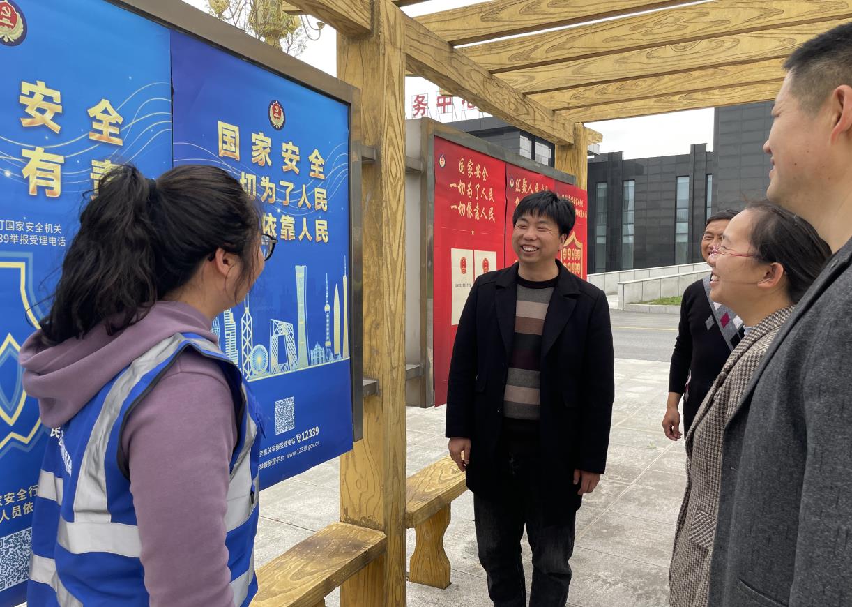 江苏盐城大丰区万盈镇开展“4·15”全民国家安全教育日宣传活动