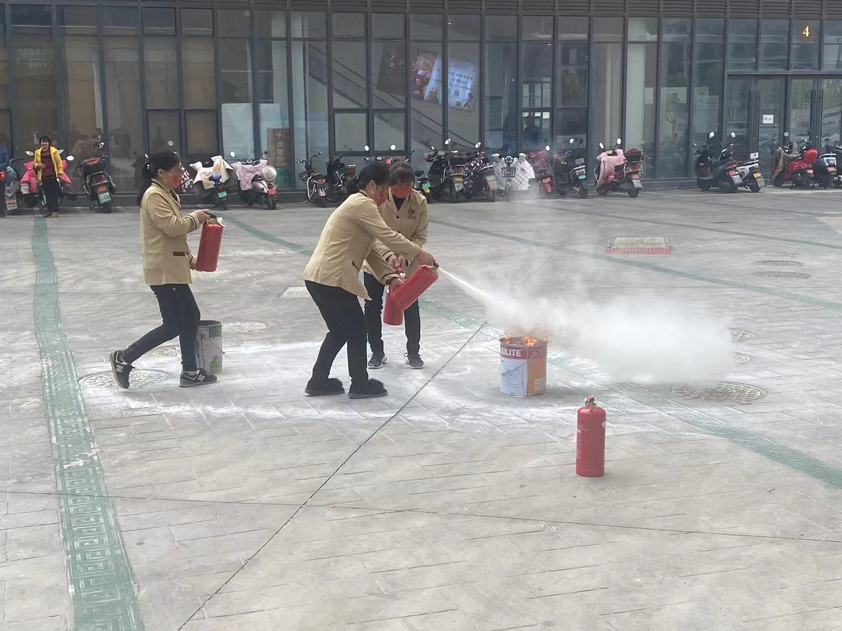 江苏盐城大丰区丰华街道香榭丽社区开展消防演练筑牢安全防线