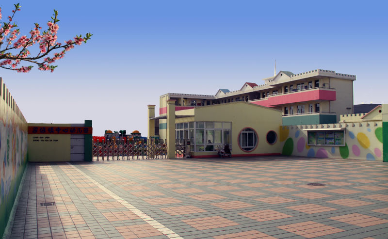 江苏东台市教育局督导评估组走进五烈镇廉贻幼儿园检查指导工作