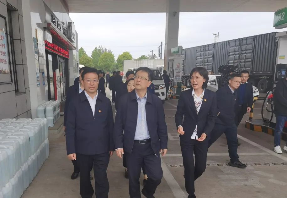 江苏盐城市副市长蒋巍来中国石化江苏盐城分公司油站检查节前安全生产工作
