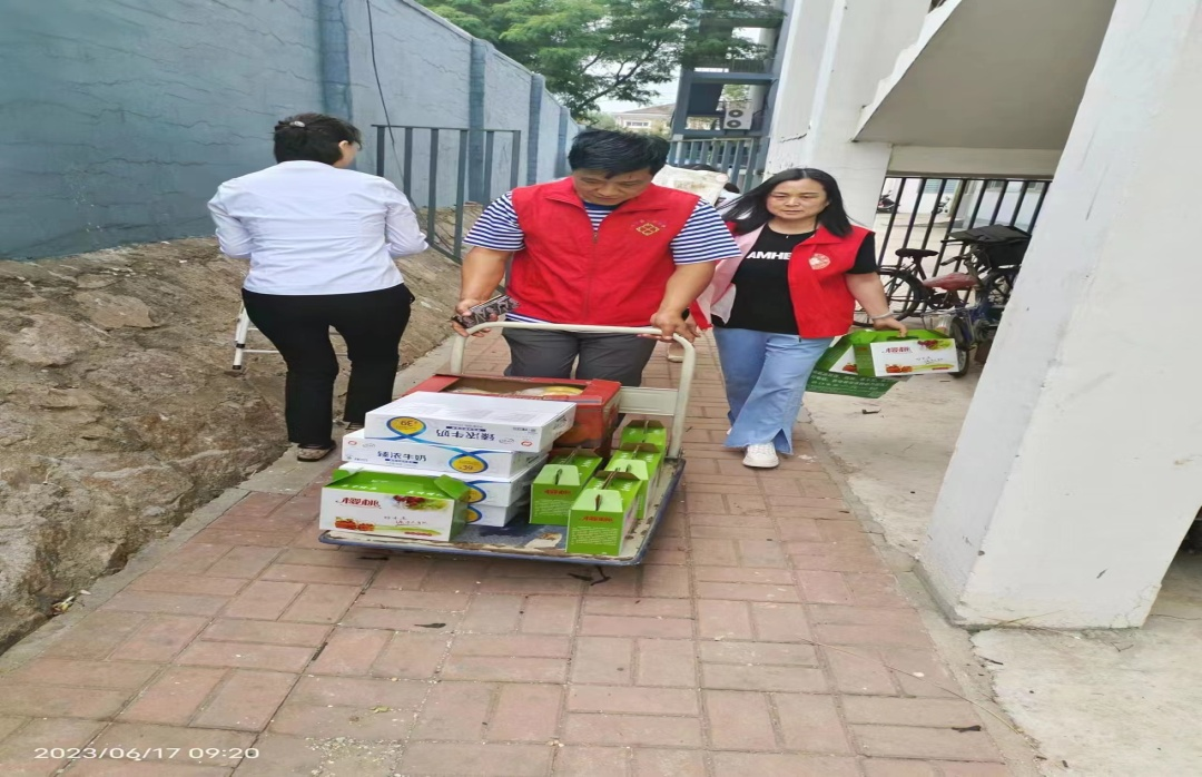 青岛西海岸新区幸运草公益服务中心：感恩父爱，孝心常在