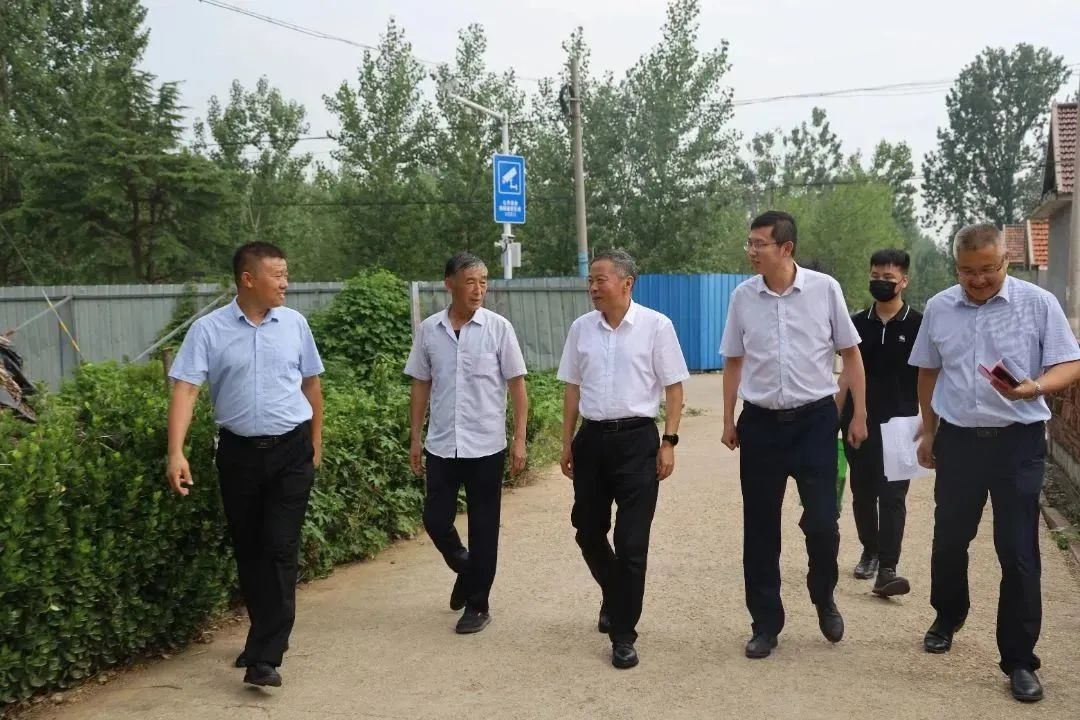 青岛市黄岛区副区级干部刘记军到大村镇开展“七一”走访慰问活动