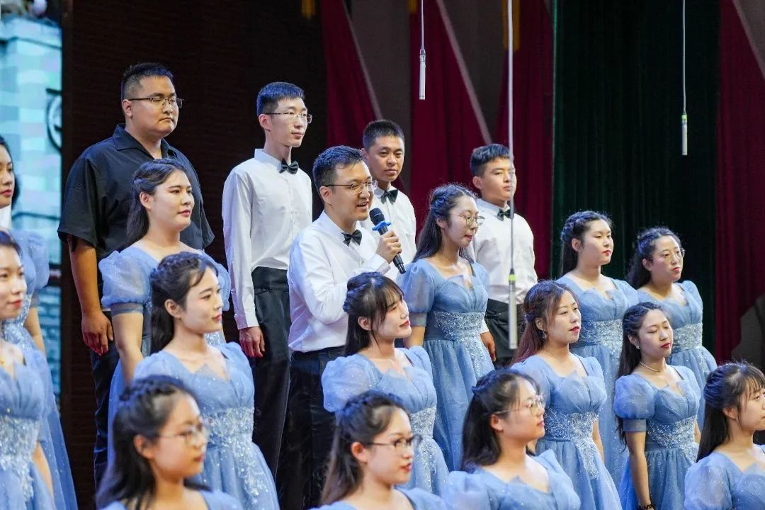 颂歌献给党，建功新时代——青岛市黄岛区大村镇参加“永远跟党走，工唱新时代”职工合唱比赛