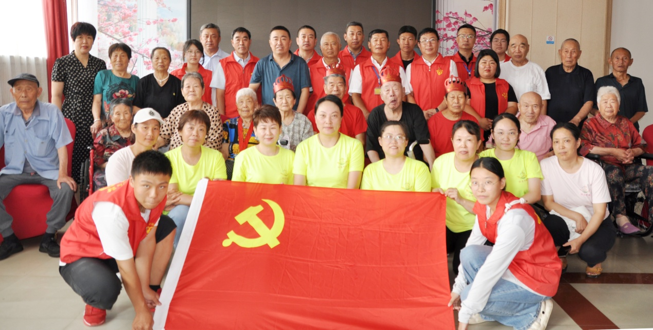 青岛市黄岛区雪花公益服务中心播撒爱心慰问党员和老兵