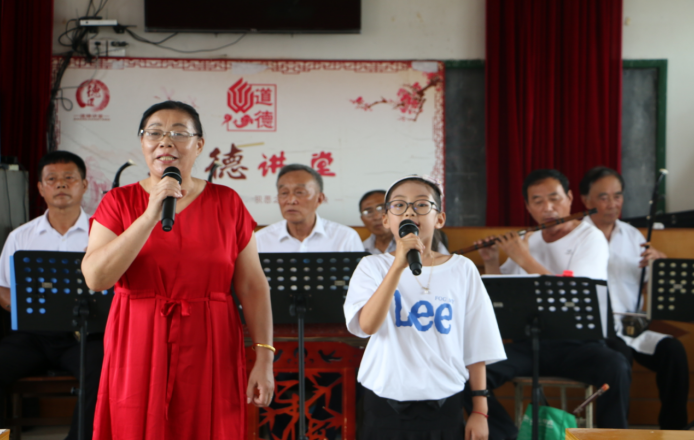 贯彻二十大 奋进新征程|江苏东台市五烈镇文华村老少同台宣讲党的二十大精神