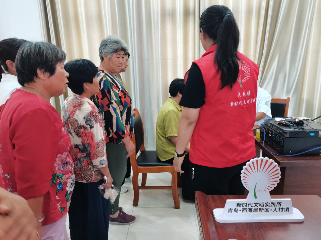 新时代文明实践——青岛西海岸新区大村镇义诊进村庄情暖夕阳红