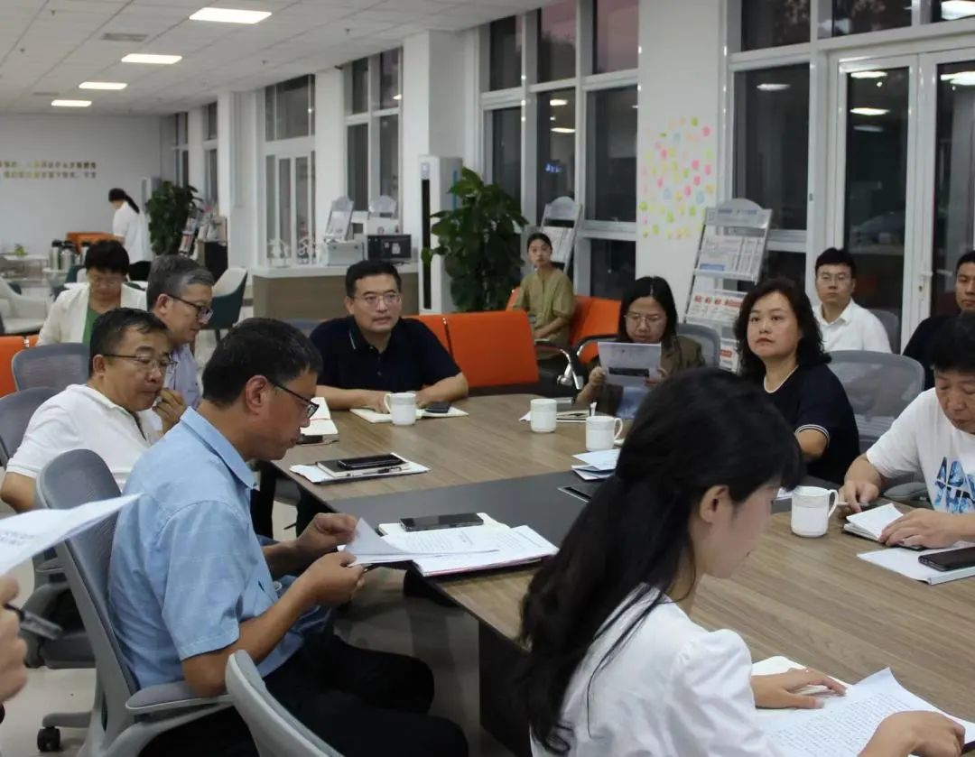 青岛西海岸新区辛安街道举办城市社区党委书记“桔灯夜话”活动