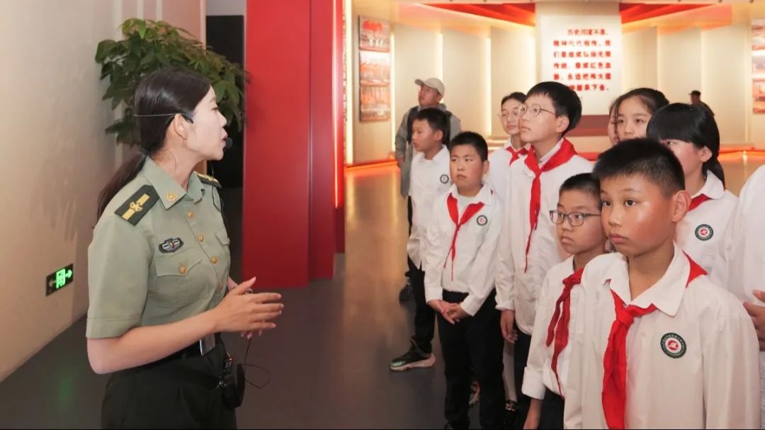 盐城市“开学第一课”示范活动在新四军纪念馆举行