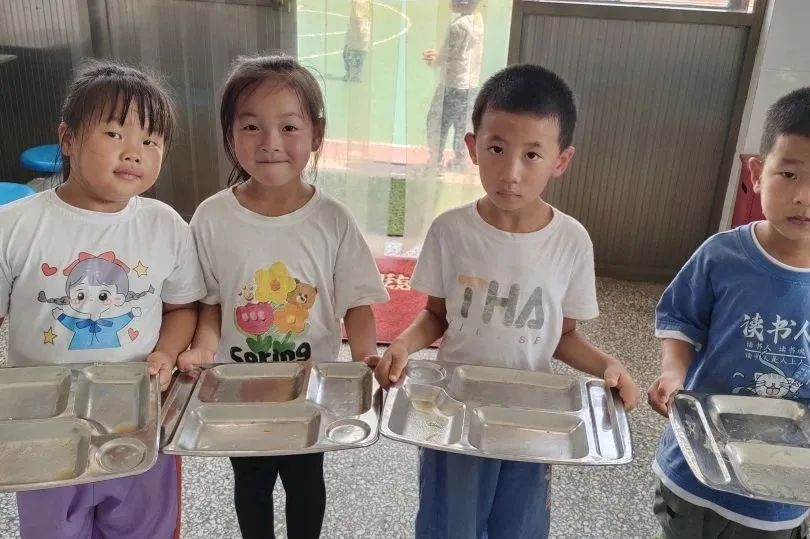 新时代美德信用建设——青岛西海岸新区张家楼街道开展“节俭养德，从我做起”光盘行动主题活动