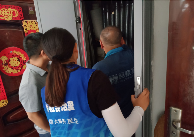 居民遇上“糟心事”，网格员帮忙“解难题”