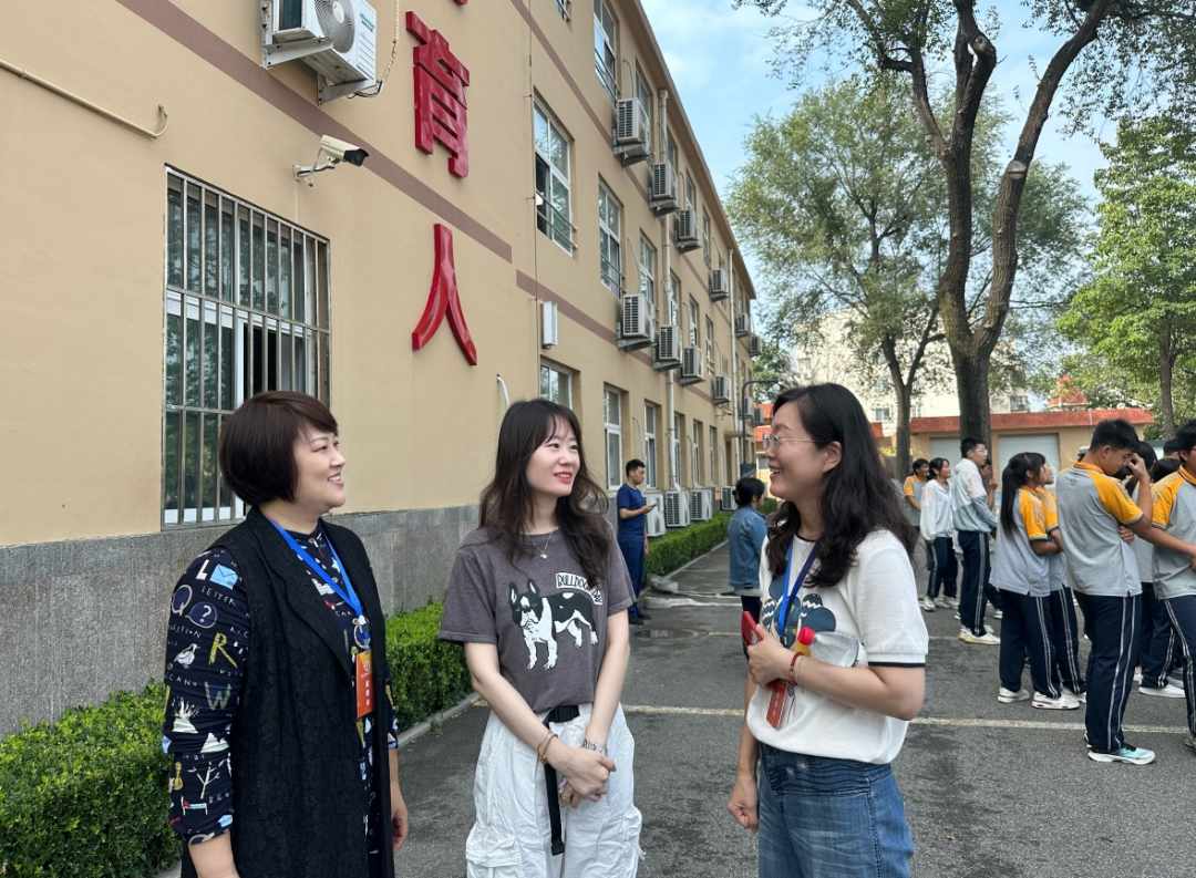 为爱赴约，家校共育——青岛烹饪学校家委会组织进行家长驻校办公日活动