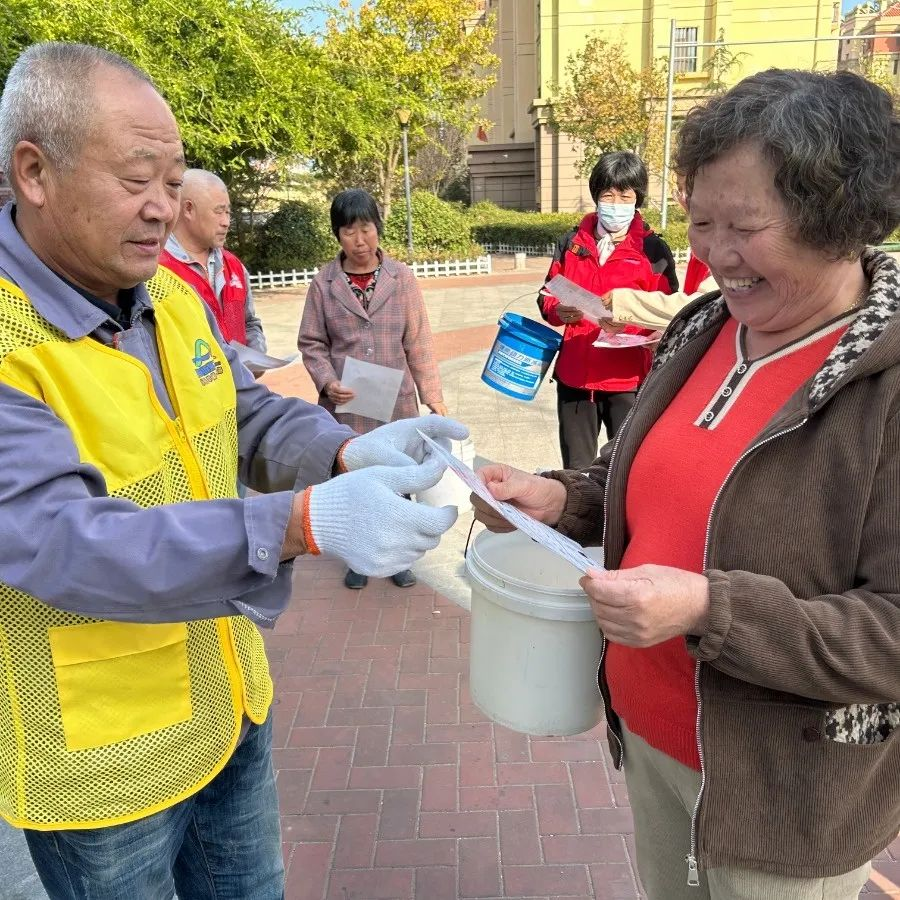 青岛西海岸新区滨海街道三沙路社区：红黄蓝绿分一分，生活环境美十分