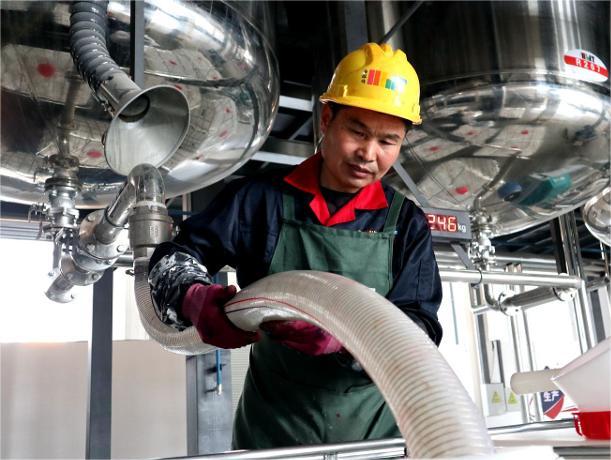 山东兰陵：4等于30，装饰纸绘出“新”色彩