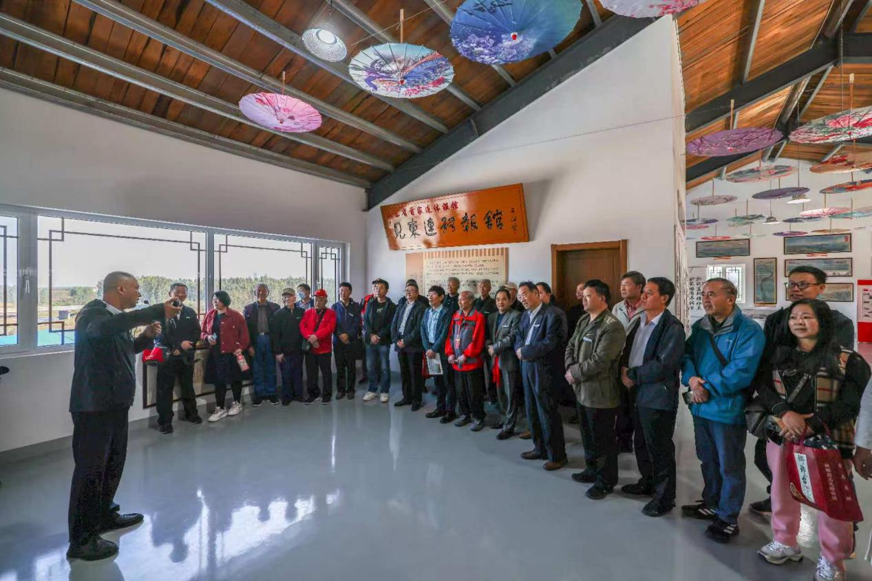 用“红色”报刊讲述中国故事  ——访山东省首家连体报馆馆长孙见东