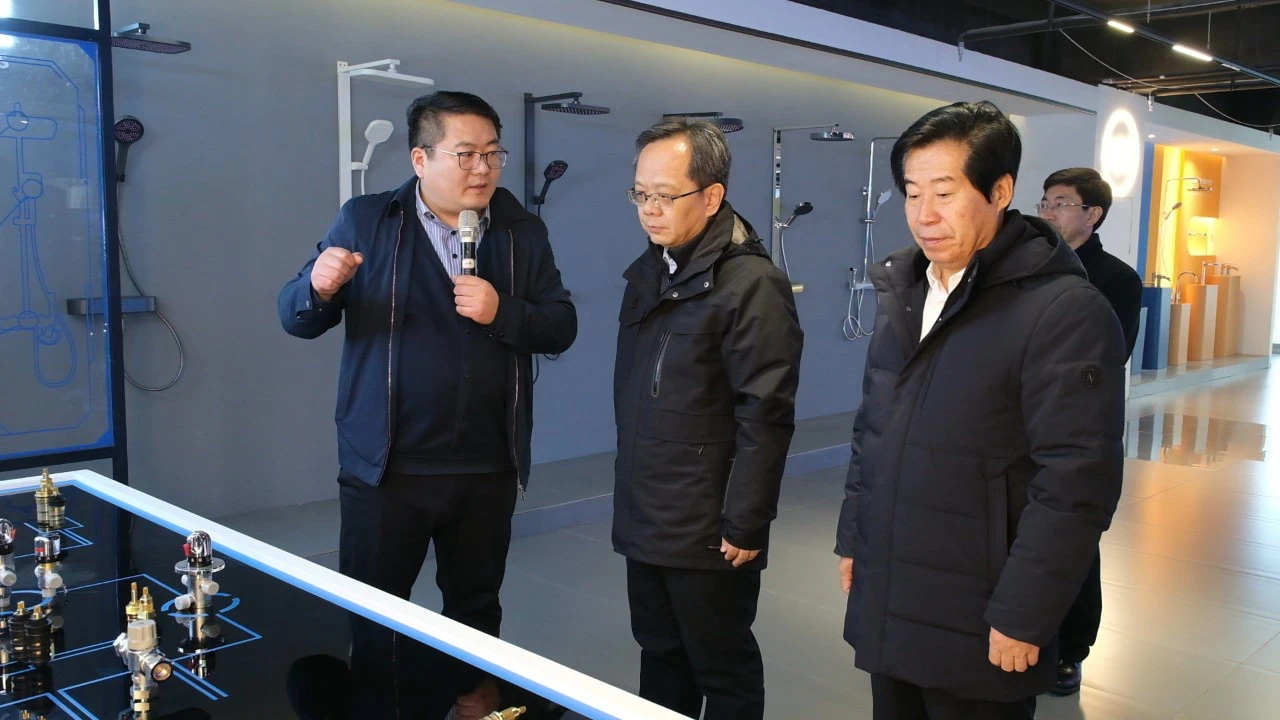 省人大立法调研组来枣庄市中区开展优化营商环境立法调研活动