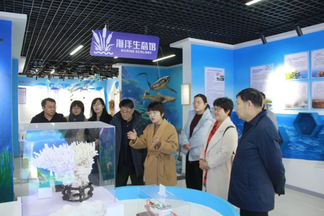 山东（暨青岛市）海洋湖沼学会与即墨区关心下一代工作委员会等部门共赴白云山学校开展交流活动