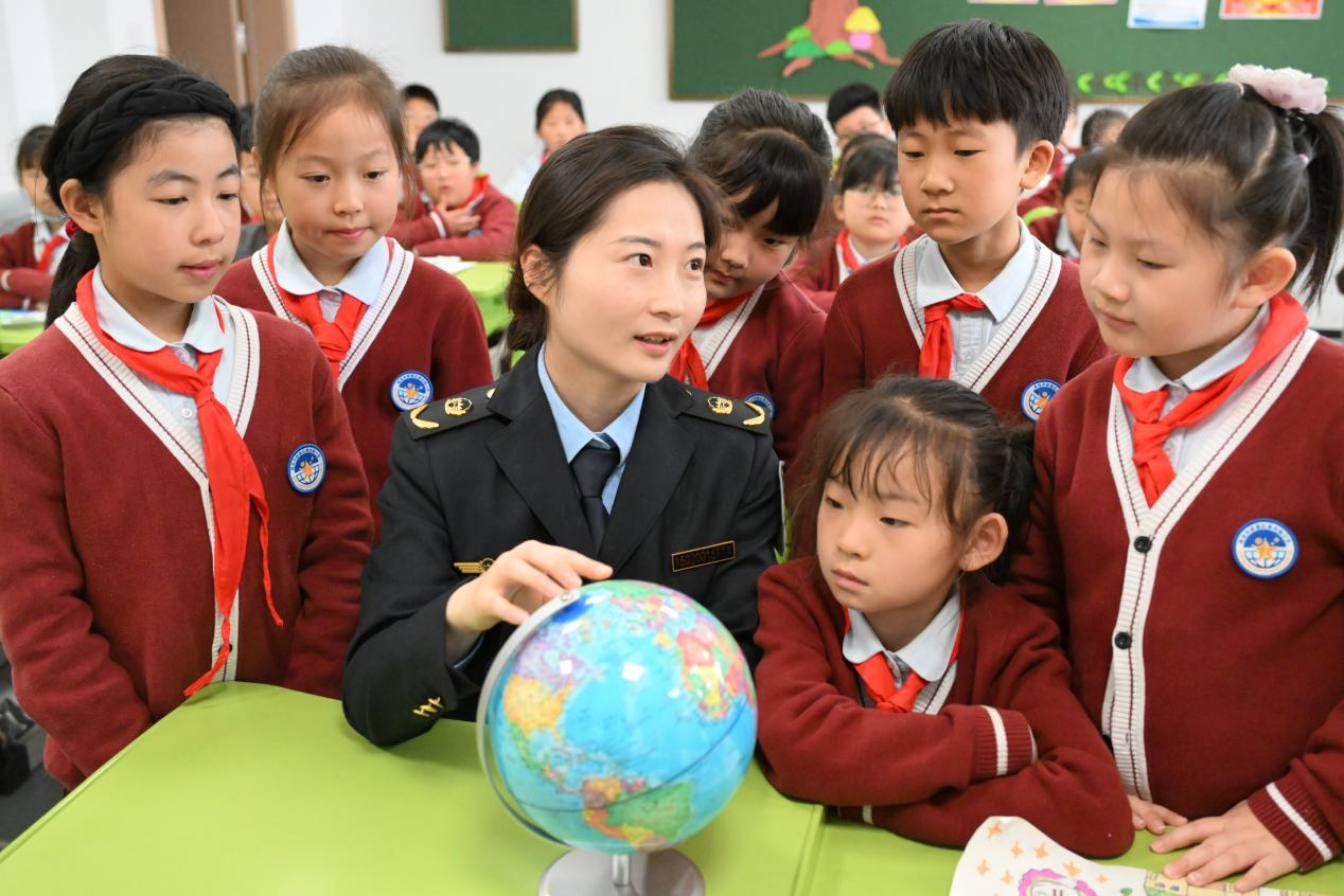 山东即墨： 科普知识进进课堂  迎接世界地球日