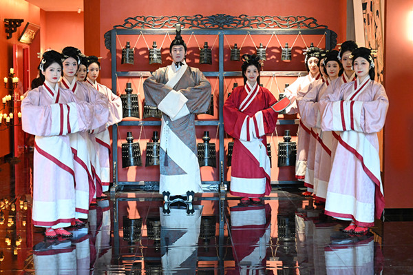 赴一回宫廷御宴 梦千年国色芳华 青岛首家大型沉浸式文化餐秀兰齐宴赋落地
