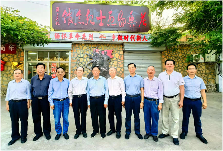 枣庄市关工委领导到“五老”庄福东“红色博物馆”调研